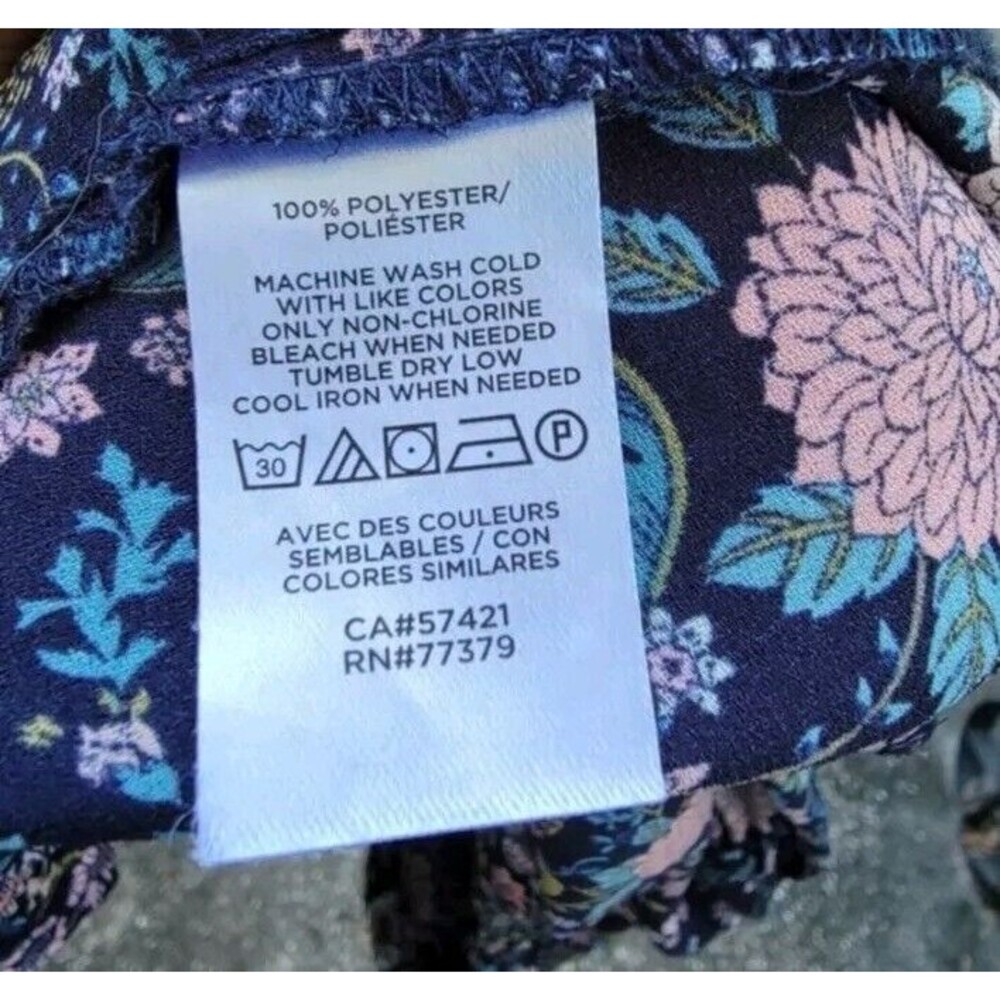 Ann Taylor Loft floral print button down blouse size xs. - Picture 4 of 4